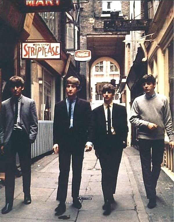 Пешком по прошлому: две песни "The Beatles"