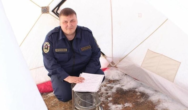 "Пишите расписку, что будете питаться": якутские пожарные объявили голодовку