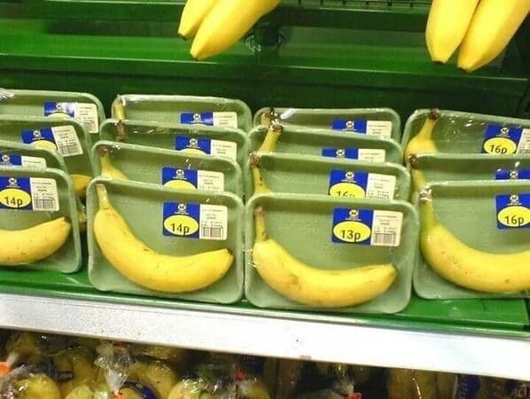 1. Ну серьезно: у бананов нет кожуры, что ли?