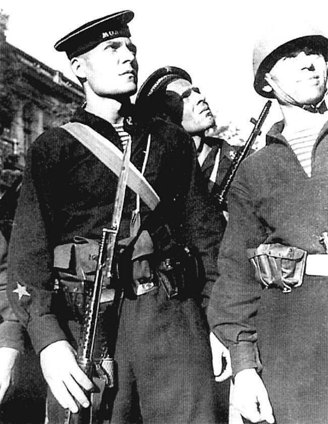 Морские пехотинцы. Севастополь, 1942-й.
