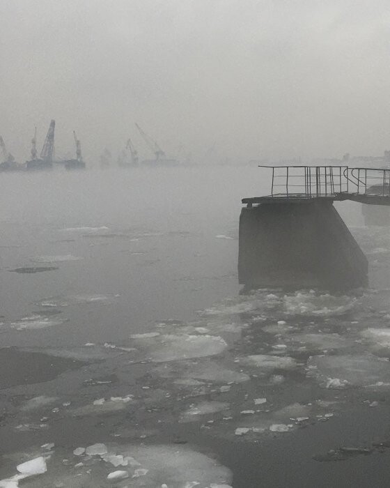 «Сайлент Хилл в Петербурге»: Неву накрыло густым туманом
