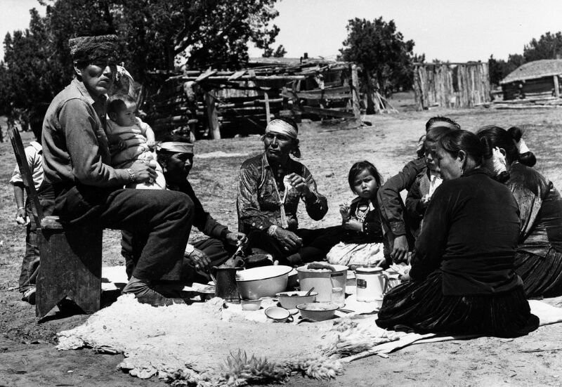 Праздничный обед. Ганадо, Аризона, 1948