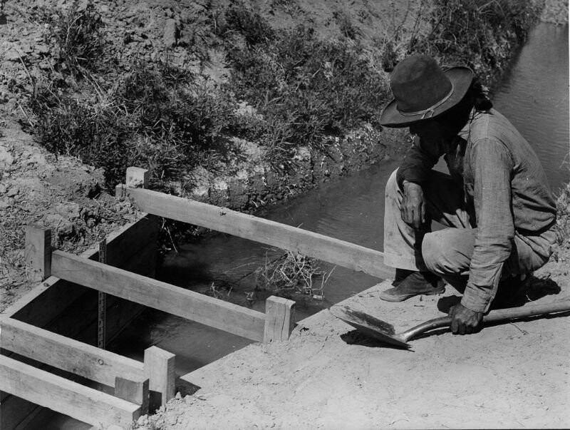 Ремонт ирригационного канала. Монаве, Аризона, 1948