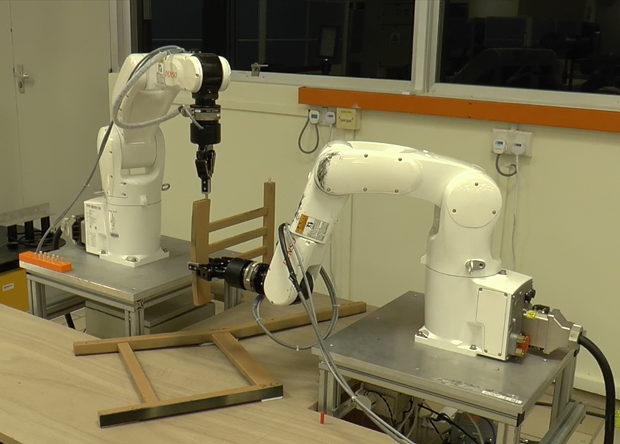 Робот сумел самостоятельно собрать стул ИКЕА