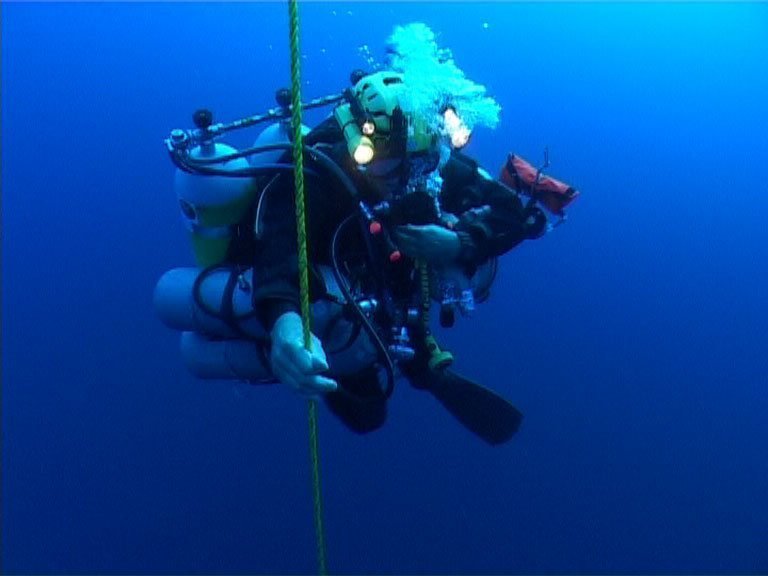 И еще о рекордных погружениях. 318.2 м — Самое глубокое погружение с аквалангом