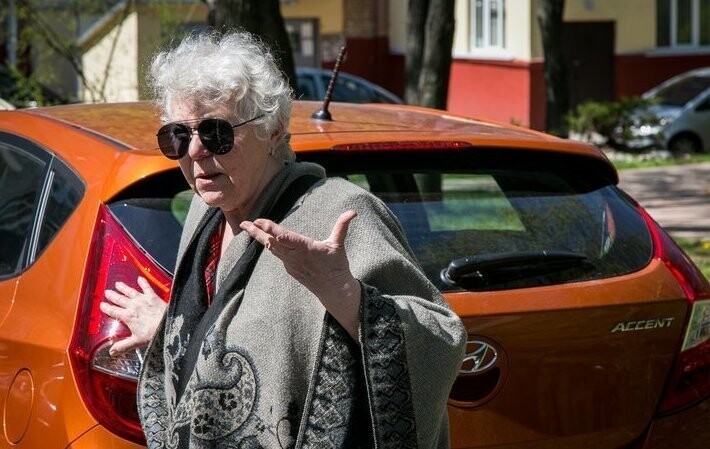 78-летняя автомобилистка с 46-летним водительским стажем Александра Чернявская