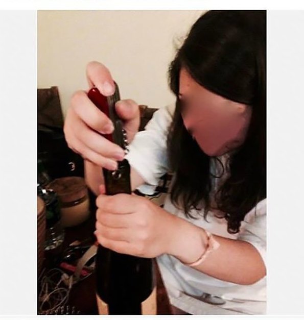 23. Способ открыть бутылку вина, когда под рукой нет штопора...