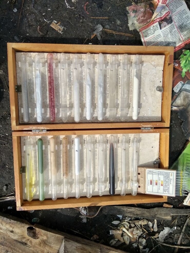 На свалке в Екатеринбурге нашли пробирки с образцами смертельно опасных боевых газов