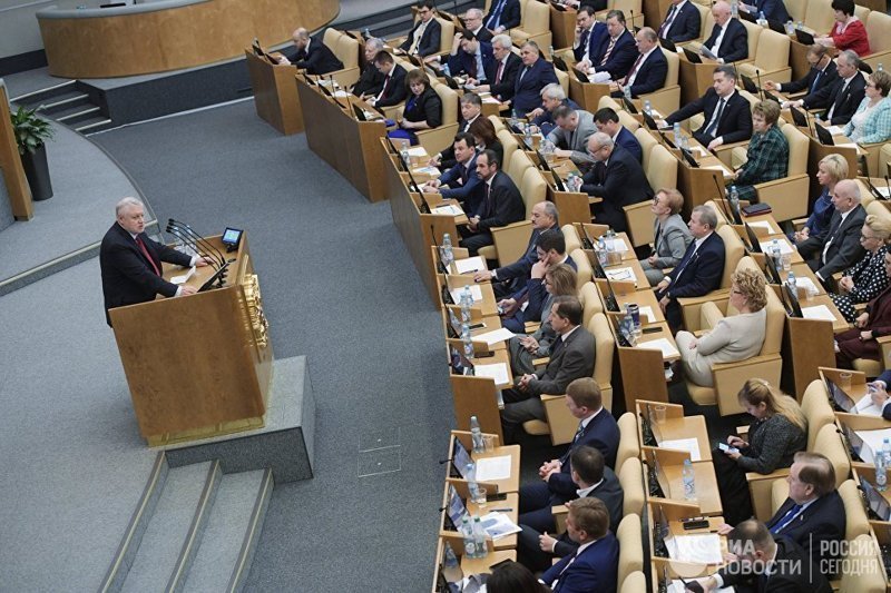 Эсеры хотят приравнять зарплаты депутатов Госдумы к средней по стране