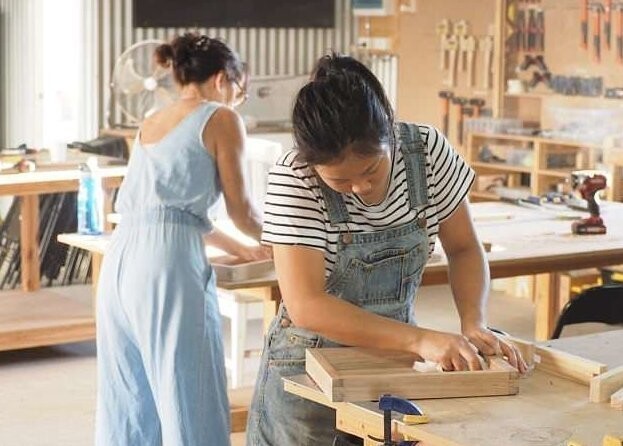Почему женщины все чаще идут в плотники?
