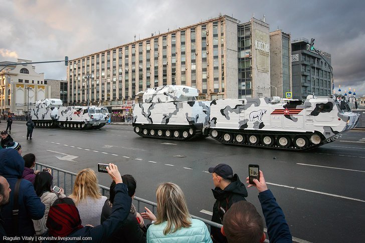 Минувшей ночью прошла первая репетиция парада, посвященного годовщине Победы