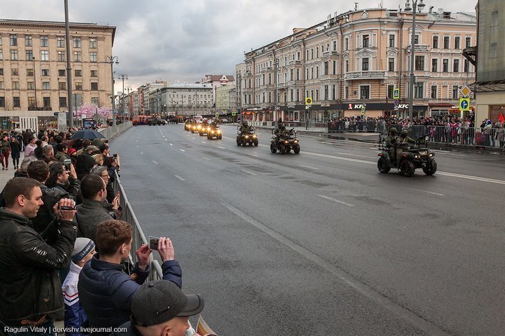 Минувшей ночью прошла первая репетиция парада, посвященного годовщине Победы