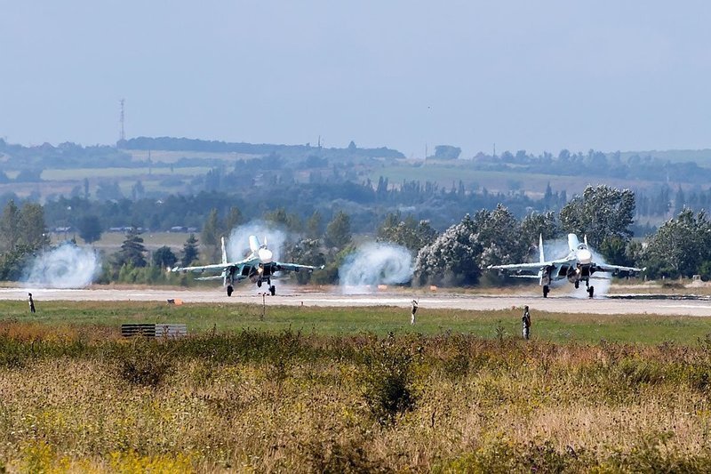 «Небесный патруль» готов к обороне: на Кубани тренировались вести бой военные летчики