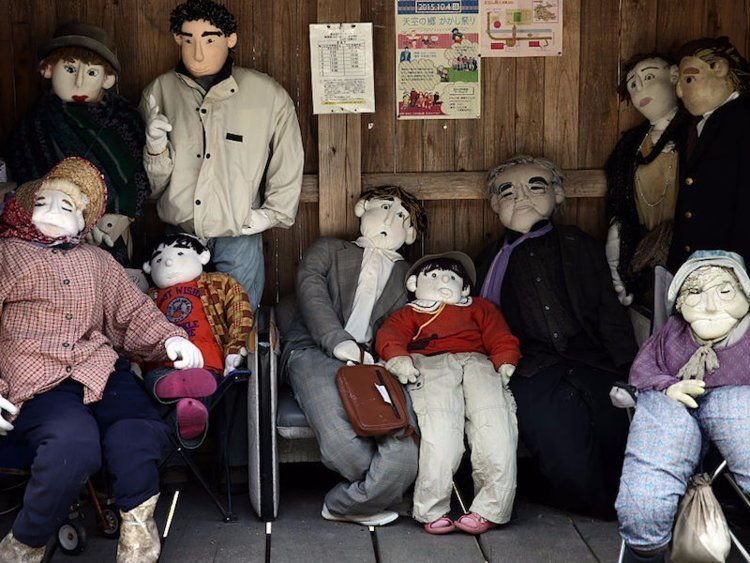 1. Деревня кукол в Японии.