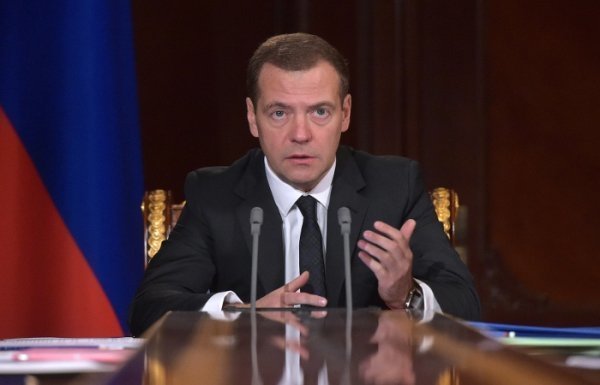 Премьер-министр России Дмитрий Медведев анонсировал повышение пенсионного возраста