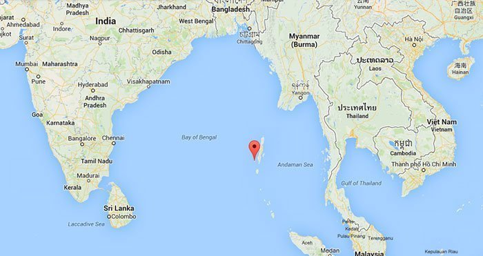Это Северный Сентинельский остров, который является одним из Андаманских островов, расположенных в Индийском океане