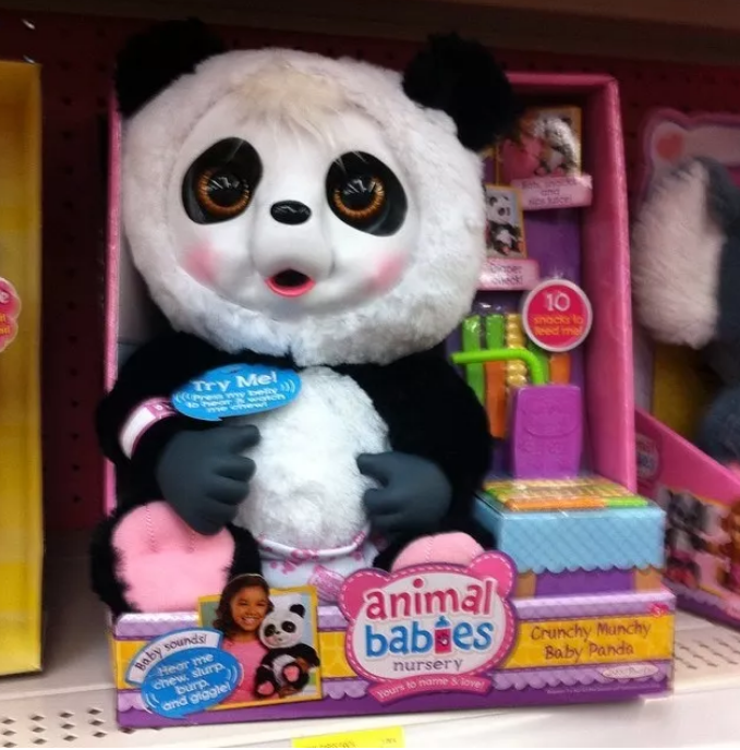 17. И почему эта панда больше похожа на человека, замаскированного под панду?