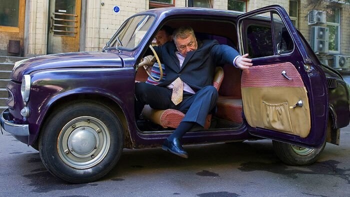 ЗАЗ-965  Именно с «Горбатого» начался автомобильный опыт Владимира Вольфовича. Это был его первый автомобиль. Купил его он после одной из командировок. Депутат рассказал, что именно на «Запорожце» с ним приключилось больше всего злосчастий. В Грузии 