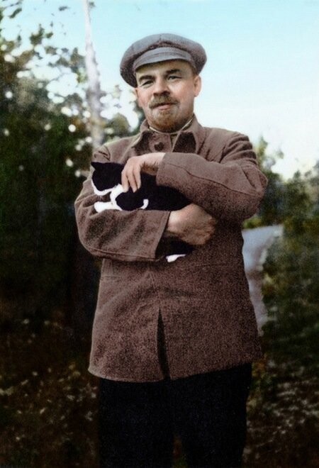 В.И. Ленин с котом, 1922 год.