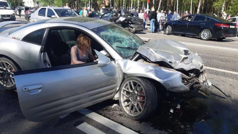 Авария дня. Пьяная женщина устроила ДТП с шестью автомобилями в Домодедово