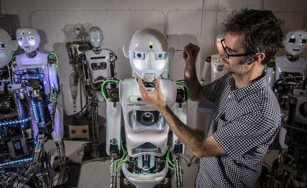 Цены на роботехнику Engineered Arts варьируется от $13000 до $80000