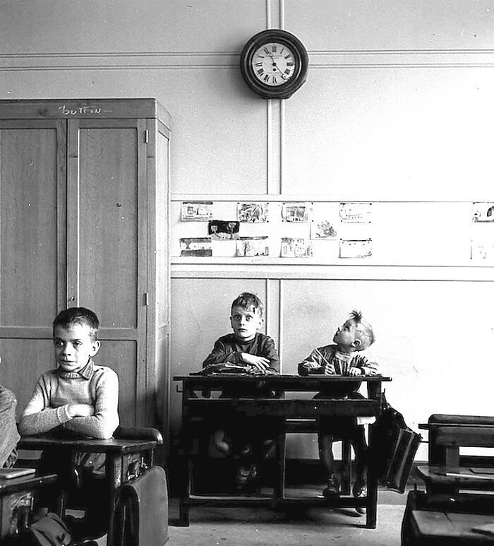 Роберт Доисно - школьные часы, Париж, 1956
