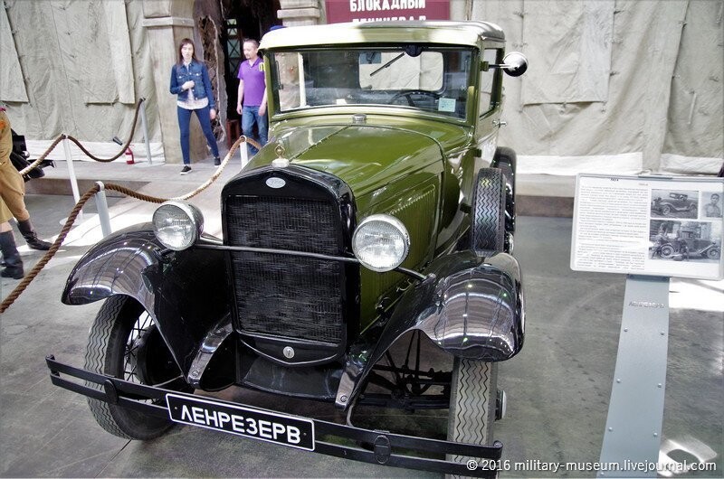 Выставка автомобилей времён Великой Отечественной войны в Санкт-Петербурге