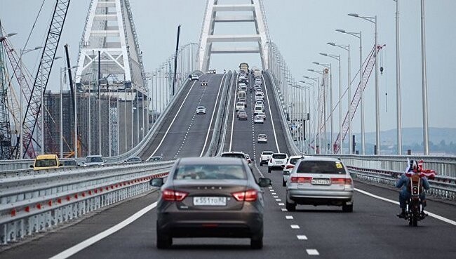 В добрый путь: открыто движение по Крымскому мосту