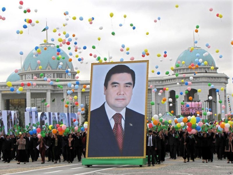 В Туркменистане изымают номера с цифрами «77». Их отдадут семье президента