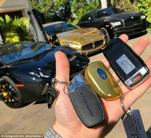 У этого тинейджера трудный выбор: Lamborghini, Rolls Royce или золотой Maserati?