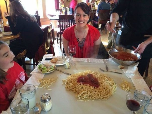 15. Спагетти на столе