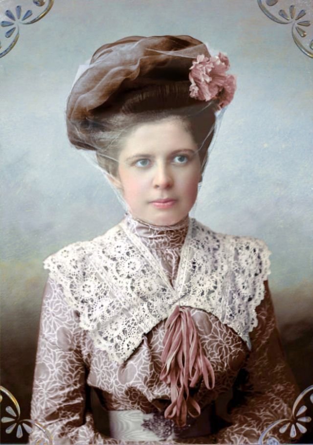 Модная дама из Кашина (Тверская область, Россия), 1900-е  