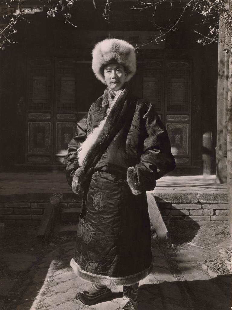 Принц Чони в традиционной китайской одежде, начало XX века