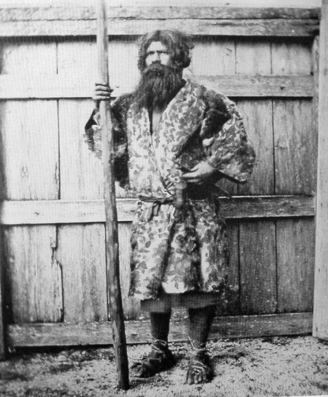 Представитель айнов — коренного населения Японии. 1880 год.