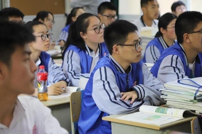 Директор школы, Ни Цзыюань, уверен, что новая технология повысит эффективность образовательного процесса 