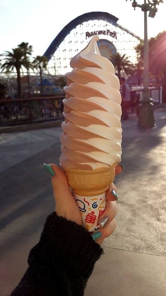 Это мороженое завораживает - размерами, формой, цветом!
