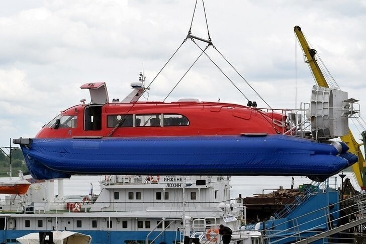 Спущено на воду судно на воздушной подушке «Марс 2000»