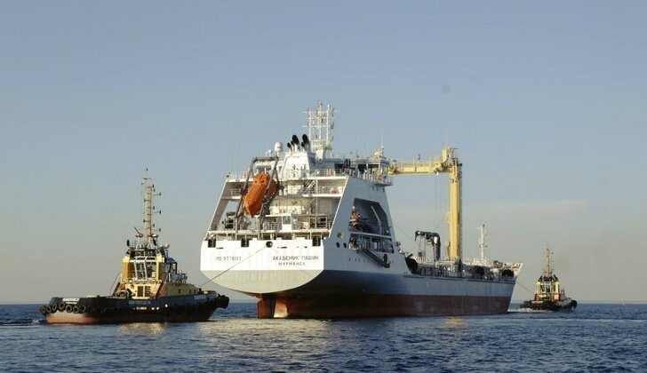 Морской танкер «Академик Пашин» вышел на ходовые испытания