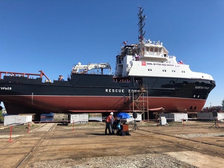 Астраханский СРЗ спустил на воду спасательно-буксирное судно «Капитан Гурьев»