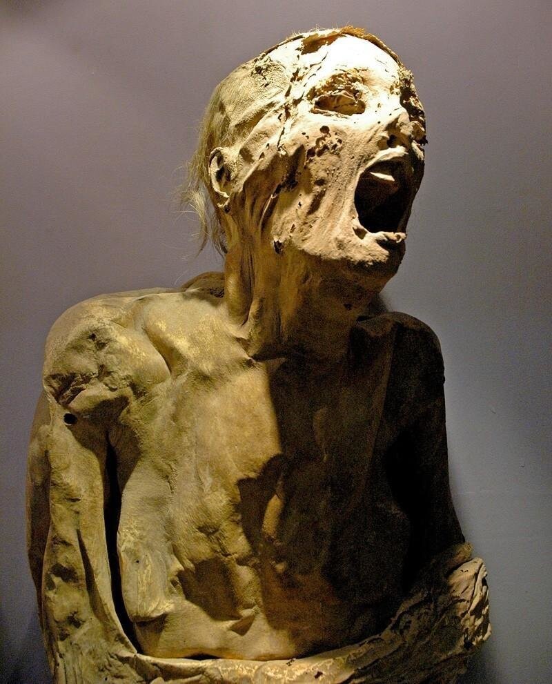 Кричащая мумия из музея Гуанахуато