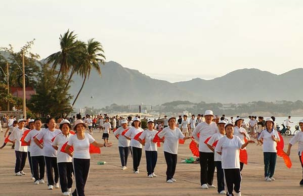 Традиции Вьетнама. Утро на пляже или в парке