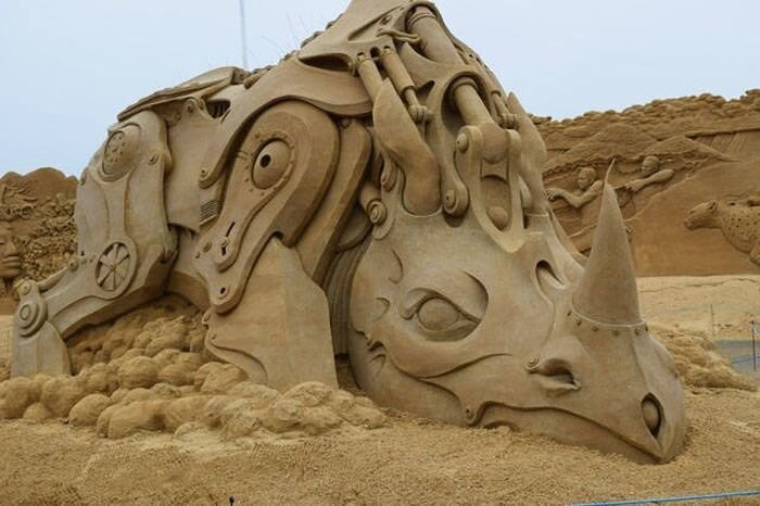 Что можно сделать из песка при наличии таланта