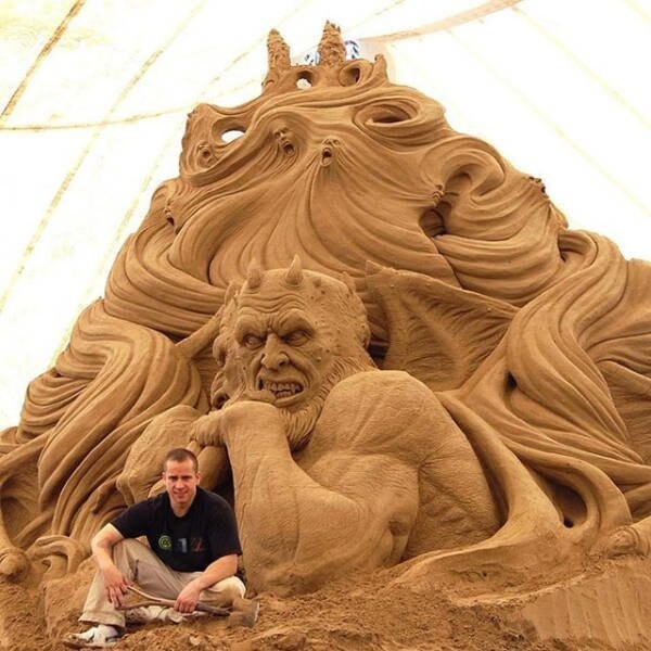 Что можно сделать из песка при наличии таланта