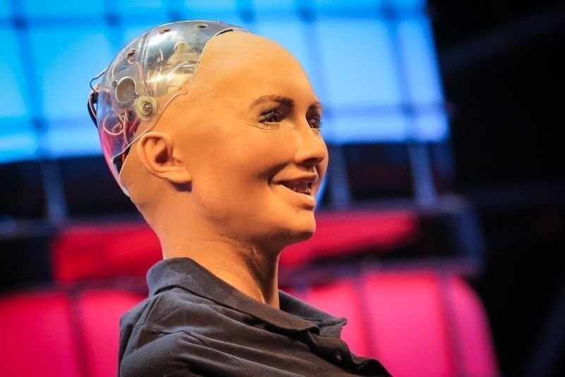 Создатель робота Софии заявил, что к 2045 году люди начнут вступать в брак с андроидами