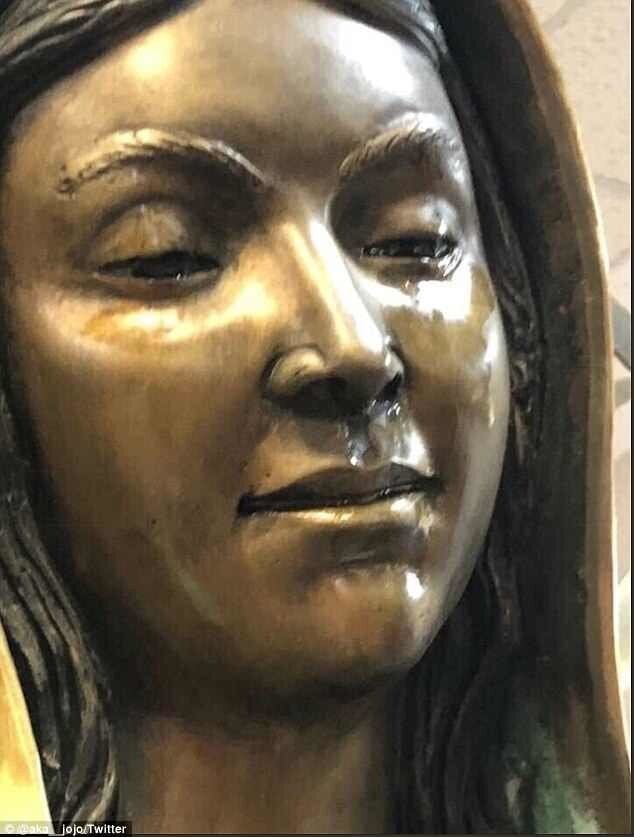 Дева Мария в слезах