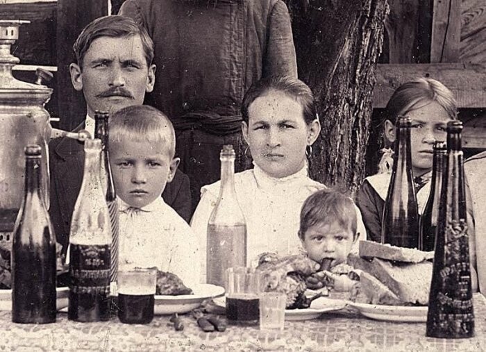 Несколько ретро-фотографий времен царской России об алкогольных напитках в жизни русского человека