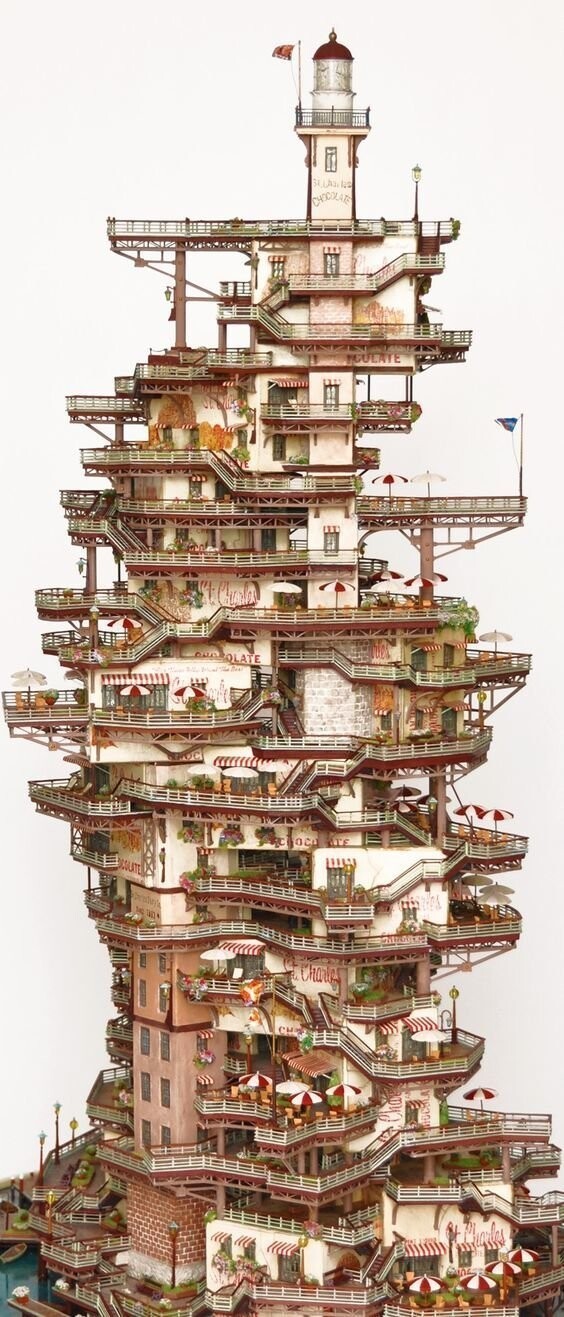 Работа Takanori Aiba, японского мастера миниатюрного искусства, специализирующегося на производстве бонсайских деревьев и крошечных туристических курортов из параллельной вселенной.