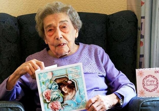 106-летняя долгожительница считает причиной своего долголетия отсутствие мужчин