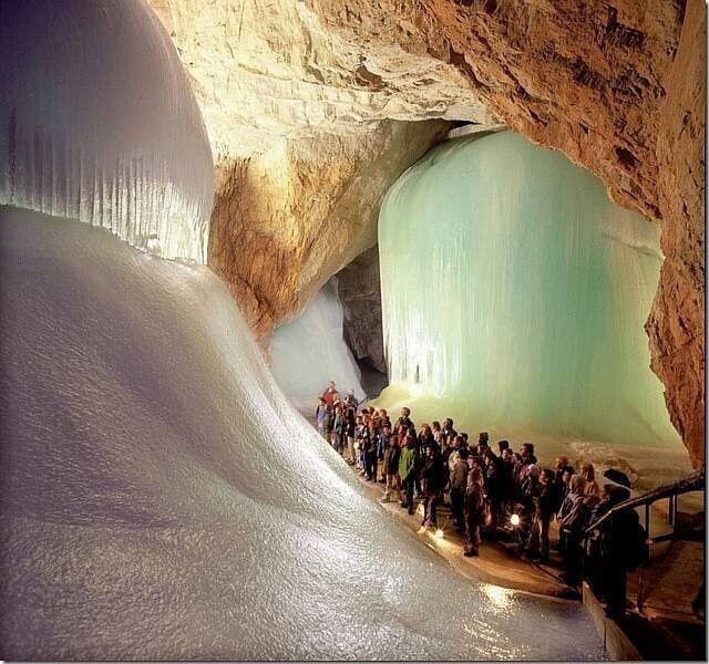 Ледяные пещеры Эйсрайзенвельт в Австрии