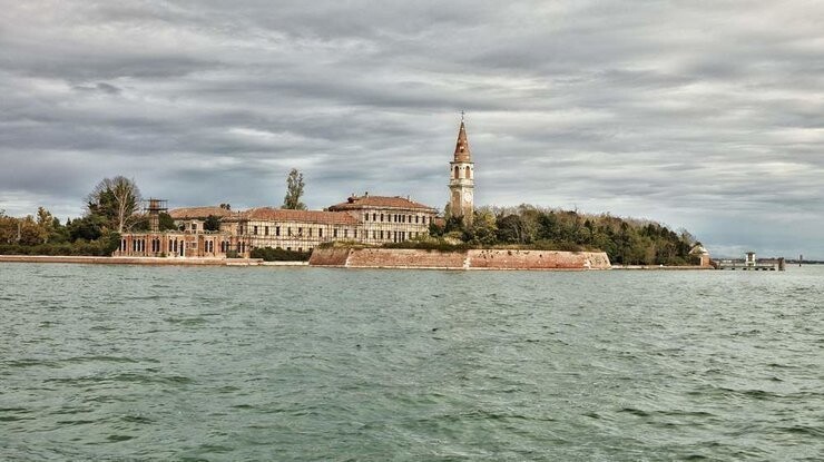 Остров Повелья, Венеция